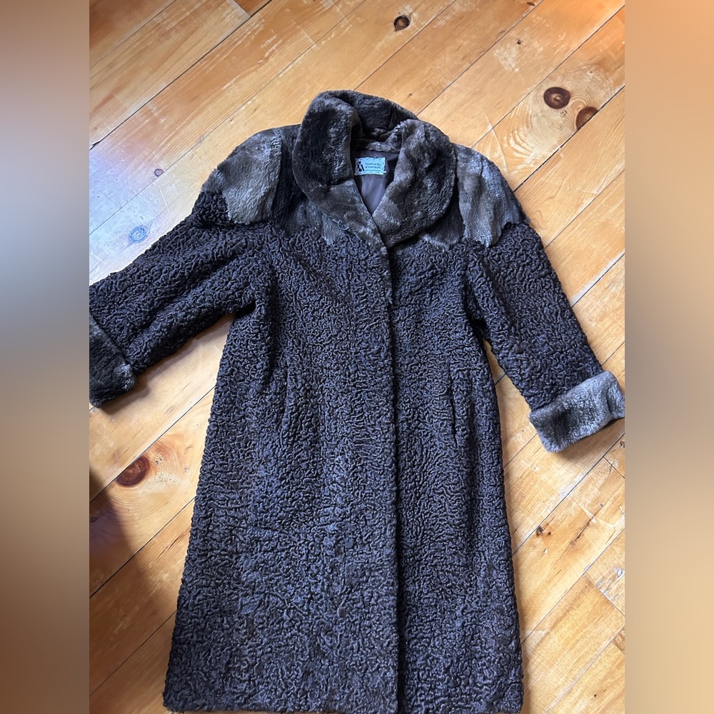 Luxurious Brown Fur Women's Coat vintage